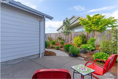 1714 SE Osoberry St, Dallas, OR 97338 - Photo 7