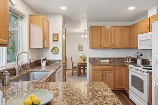 608 SE 18th Ave, Hillsboro, OR 97123 - Photo 9