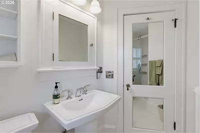 2719 SW Talbot Rd, Portland, OR 97201 - Photo 31