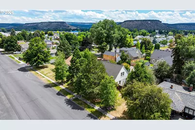 840 E 1st St, Prineville, OR 97754 - Photo 41