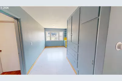 1005 Hull St, Hood River, OR 97031 - Photo 5