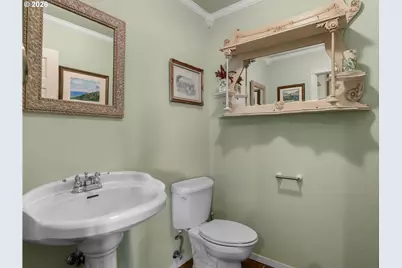 470 Black Oak Dr, Roseburg, OR 97471 - Photo 13
