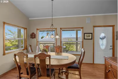 470 Black Oak Dr, Roseburg, OR 97471 - Photo 7