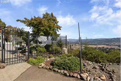 470 Black Oak Dr, Roseburg, OR 97471 - Photo 31