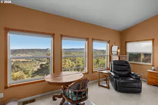 470 Black Oak Dr, Roseburg, OR 97471 - Photo 15