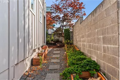 7595 NW 170th Avenue, Portland, OR 97229 - Photo 35