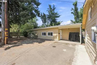 4731 NE 62nd Ave, Portland, OR 97218 - Photo 3