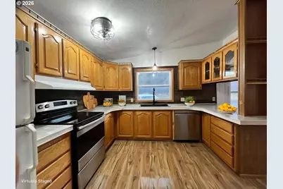 626 NW 4th Ave, Milton-Freewater, OR 97862 - Photo 3