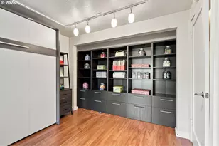 5630 S Riverside Ln, Portland, OR 97239 - Photo 21