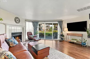 5630 S Riverside Ln, Portland, OR 97239 - Photo 3