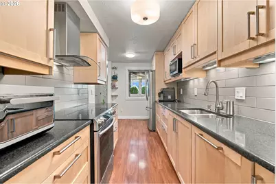 5630 S Riverside Ln #7, Portland, OR 97239 - Photo 13