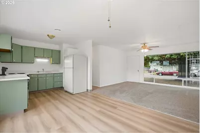 10722 NE Thompson St, Portland, OR 97220 - Photo 11