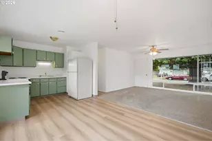 10722 NE Thompson St, Portland, OR 97220 - Photo 11