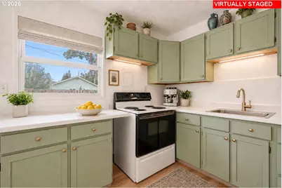 10722 NE Thompson St, Portland, OR 97220 - Photo 15