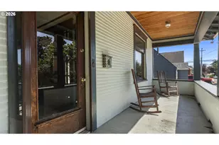 976 S 5th St, Coos Bay, OR 97420 - Photo 3