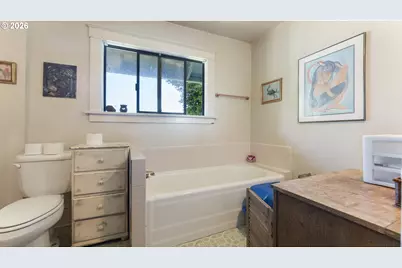 976 S 5th St, Coos Bay, OR 97420 - Photo 33
