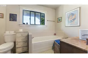 976 S 5th St, Coos Bay, OR 97420 - Photo 33