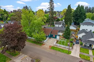 374 NE Edison St, Hillsboro, OR 97124 - Photo 23