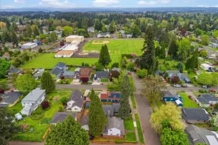 374 NE Edison St, Hillsboro, OR 97124 - Photo 25