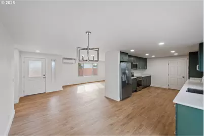 865 Seagate Ave, Coos Bay, OR 97420 - Photo 11