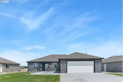 227 SW Goldfinch Ln, Boardman, OR 97818 - Photo 1