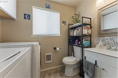 297 SW Walnut Ave, Dallas, OR 97338 - Photo 11
