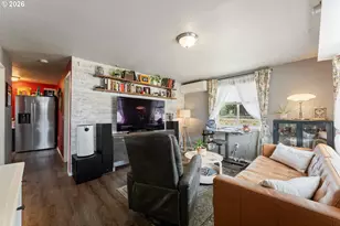 297 SW Walnut Ave, Dallas, OR 97338 - Photo 5