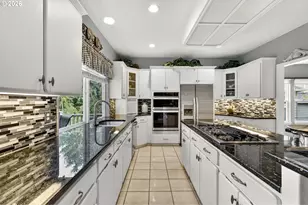 9085 SW 180th Pl, Beaverton, OR 97007 - Photo 9