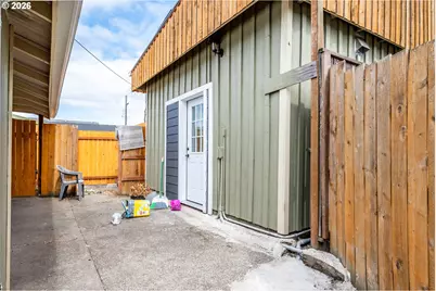 1408 S 5th Ave, Kelso, WA 98626 - Photo 7