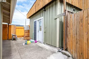 1408 S 5th Ave, Kelso, WA 98626 - Photo 7