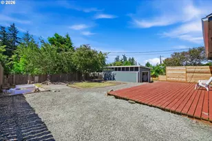 1803 Juniper Ave, Coos Bay, OR 97420 - Photo 23