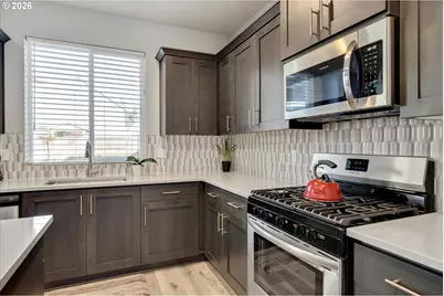 282 W 17th St, Lafayette, OR 97127 - Photo 11