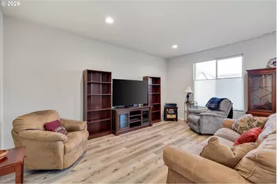 282 W 17th St, Lafayette, OR 97127 - Photo 7