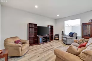 282 W 17th St, Lafayette, OR 97127 - Photo 7