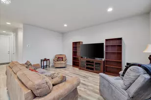 282 W 17th St, Lafayette, OR 97127 - Photo 5