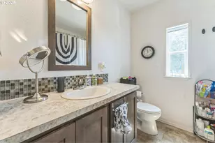 1999 Jansen Way, Woodburn, OR 97071 - Photo 29