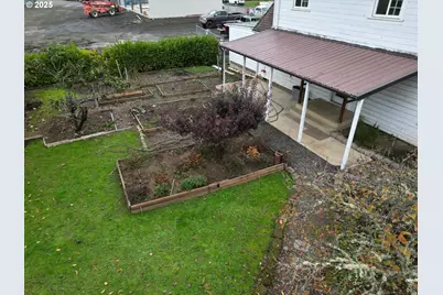 202 NE Fulton St, Roseburg, OR 97470 - Photo 23