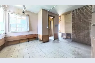 202 NE Fulton St, Roseburg, OR 97470 - Photo 9