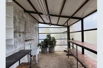 202 NE Fulton St, Roseburg, OR 97470 - Photo 37