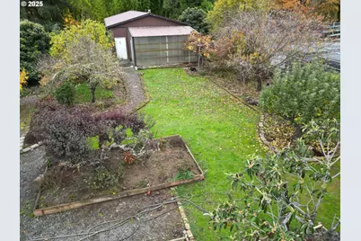 202 NE Fulton St, Roseburg, OR 97470 - Photo 25