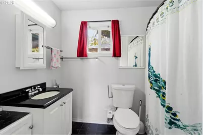 1046 NE 2nd St, McMinnville, OR 97128 - Photo 13