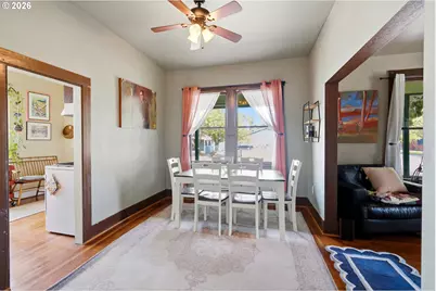 1046 NE 2nd St, McMinnville, OR 97128 - Photo 9