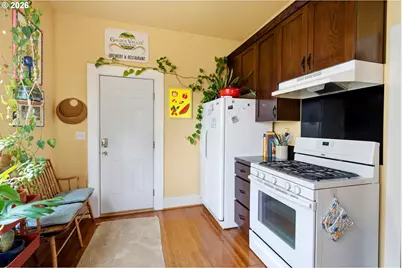 1046 NE 2nd St, McMinnville, OR 97128 - Photo 7