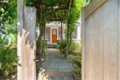 3035 SW Vermont St, Portland, OR 97219 - Photo 3