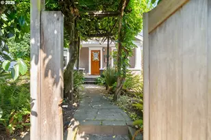 3035 SW Vermont St, Portland, OR 97219 - Photo 3