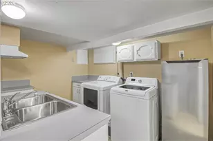 10516 SE Clinton St, Portland, OR 97266 - Photo 27