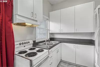 10516 SE Clinton St, Portland, OR 97266 - Photo 39