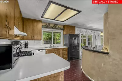 10516 SE Clinton St, Portland, OR 97266 - Photo 15