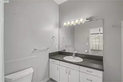 10516 SE Clinton St, Portland, OR 97266 - Photo 43