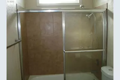 3148 W Harvard Ave, Roseburg, OR 97471 - Photo 9